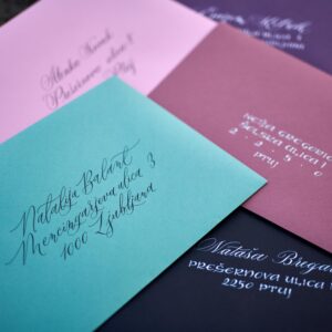 Einzigartige Briefumschläge mit Kalligraphie