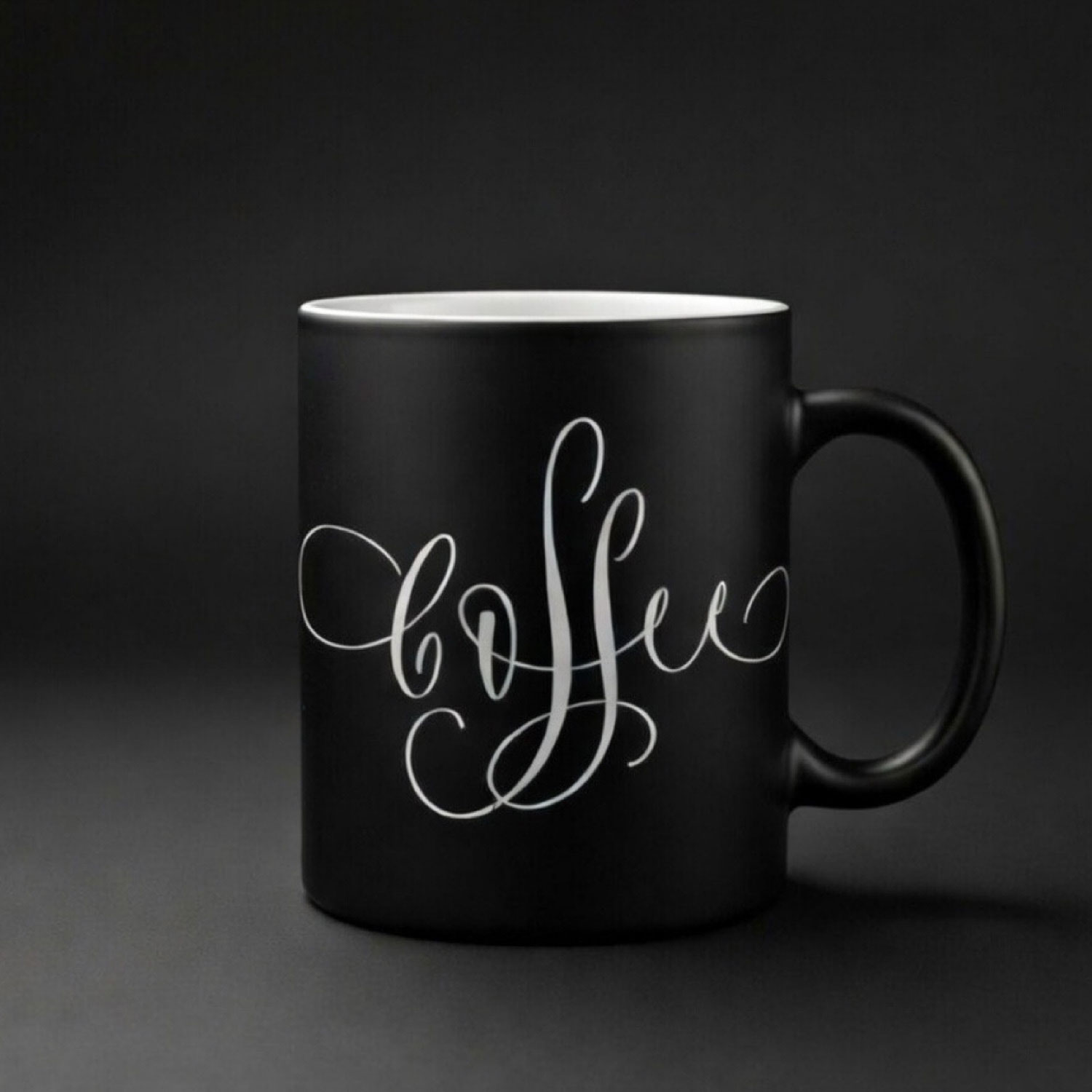 Skodelica za kavo - različni napisi s kaligrafijo